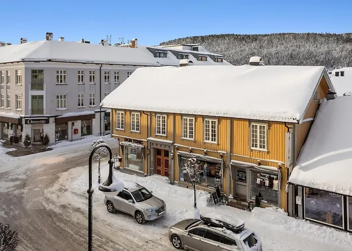 4 Bedroom Penthouse Appartment, Right On The Mainstreet
