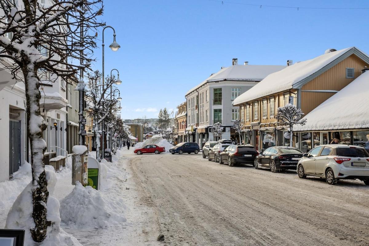 4 Bedroom Penthouse Appartment, Right On The Mainstreet Appartement